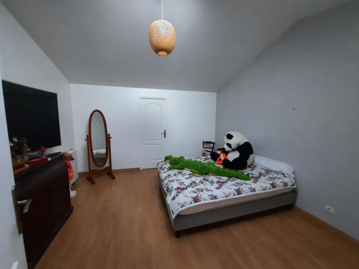 Image No.11-5 Bed House for sale