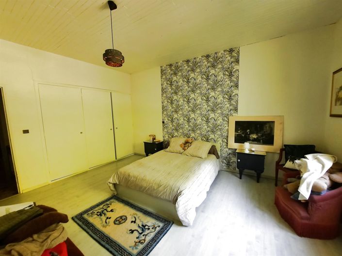 Image No.6-5 Bed House for sale