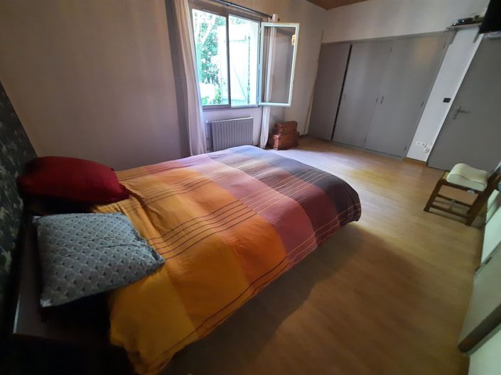 Image No.7-5 Bed House for sale