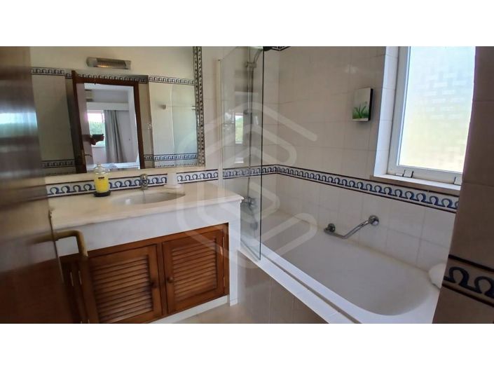 Image No.11-2 Bed House for sale