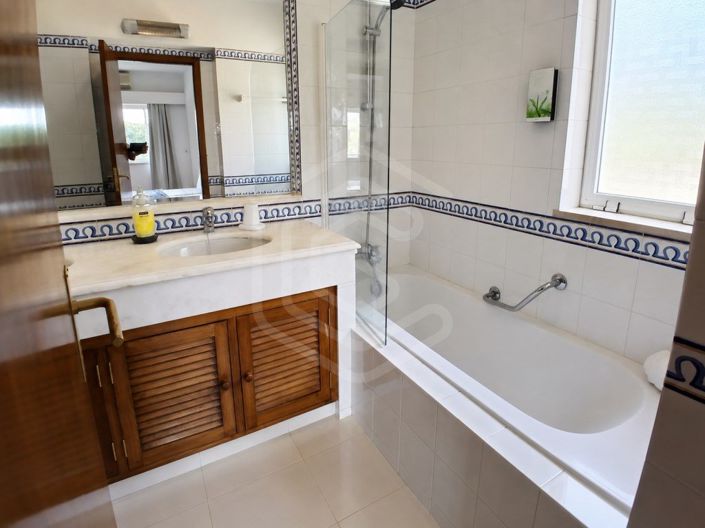 Image No.13-2 Bed House for sale