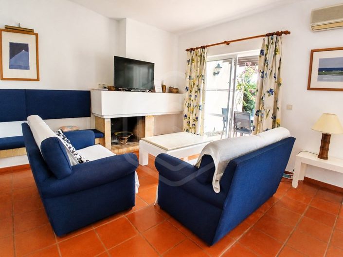 Image No.4-2 Bed House for sale