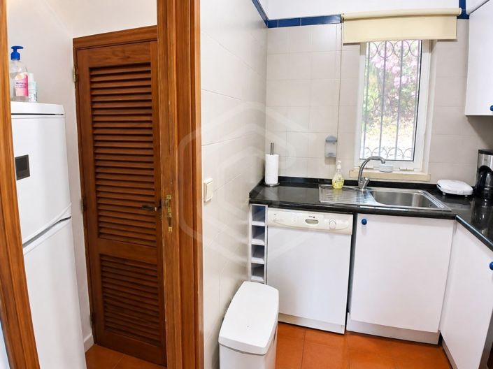 Image No.8-2 Bed House for sale