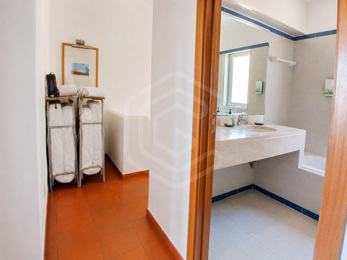 Image No.9-2 Bed House for sale