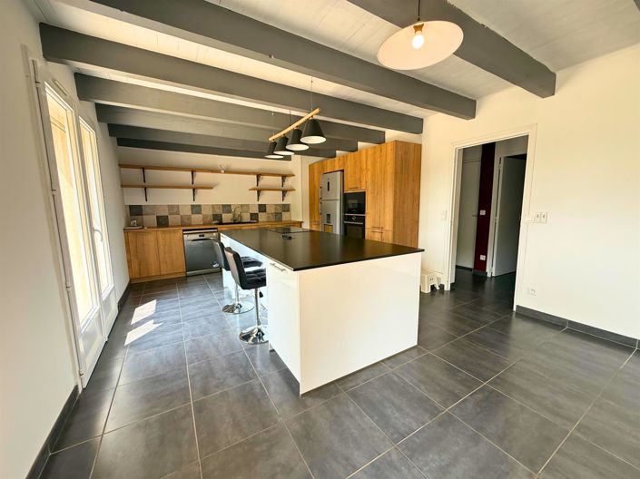 Image No.3-9 Bed House for sale