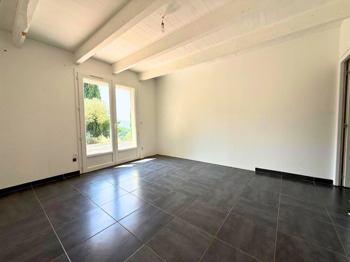 Image No.5-9 Bed House for sale