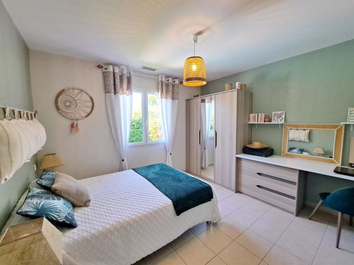 Image No.18-3 Bed House for sale