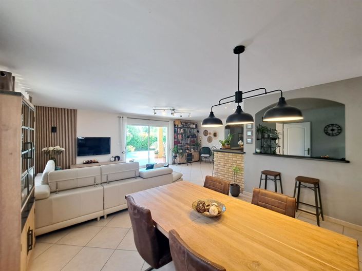 Image No.9-3 Bed House for sale