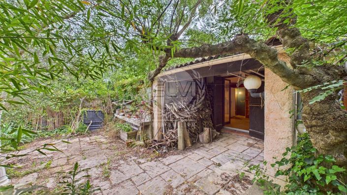 Image No.10-3 Bed House for sale