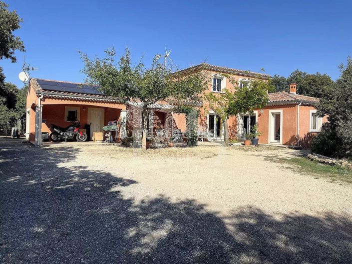 Image No.1-4 Bed House for sale