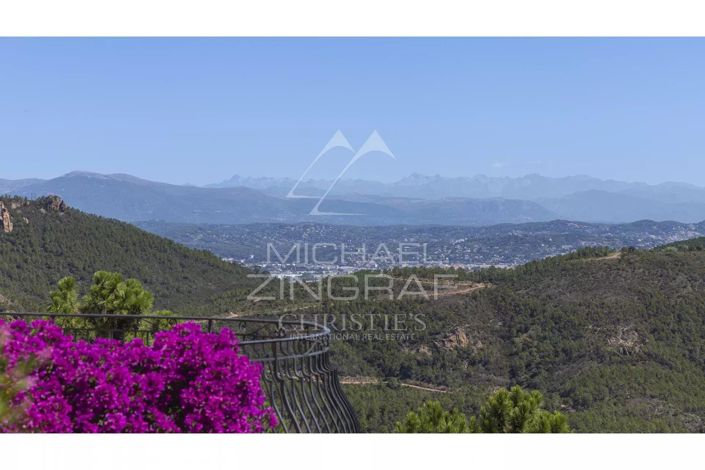 Image No.8-4 Bed House for sale