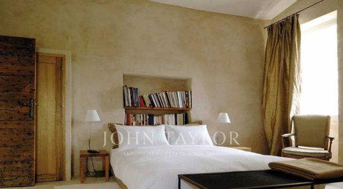 Image No.18-7 Bed House for sale