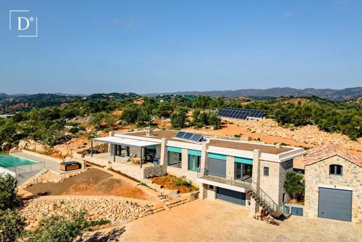 Image No.1-4 Bed House for sale
