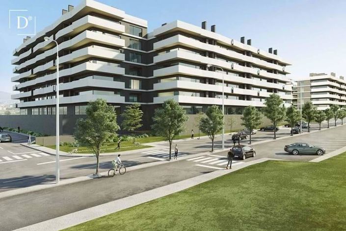 Image No.1-4 Bed Apartment for sale