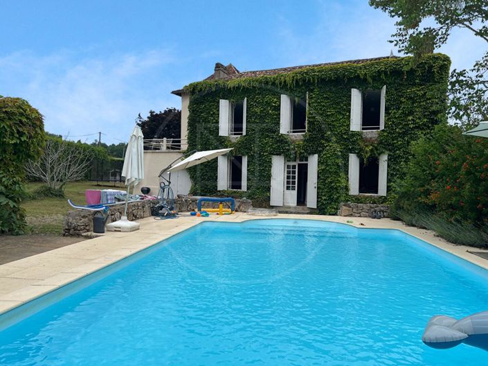 Image No.1-4 Bed House for sale