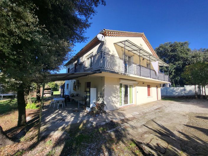 Image No.8-7 Bed House for sale