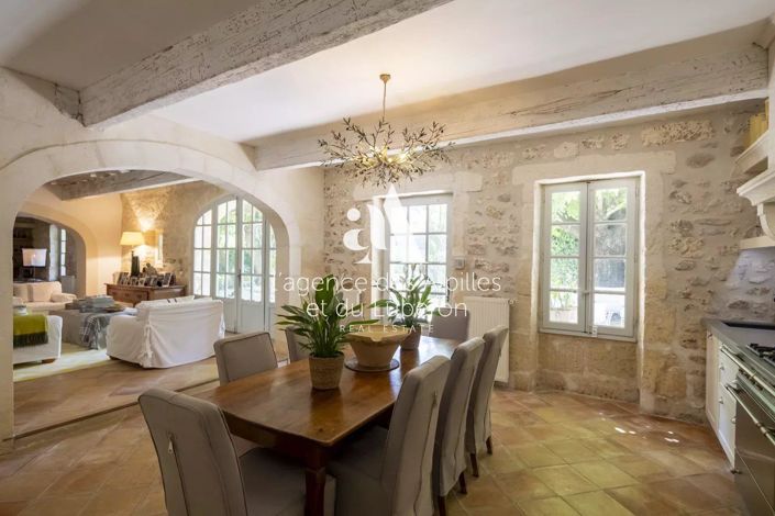 Image No.8-5 Bed House for sale