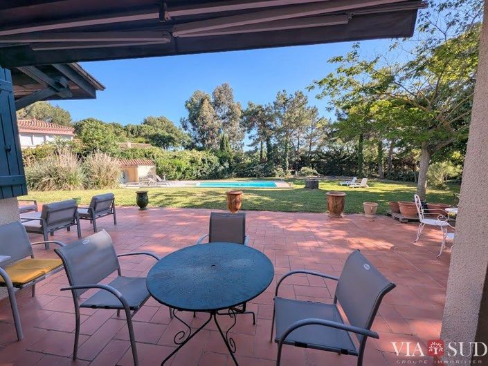 Image No.5-5 Bed Property for sale