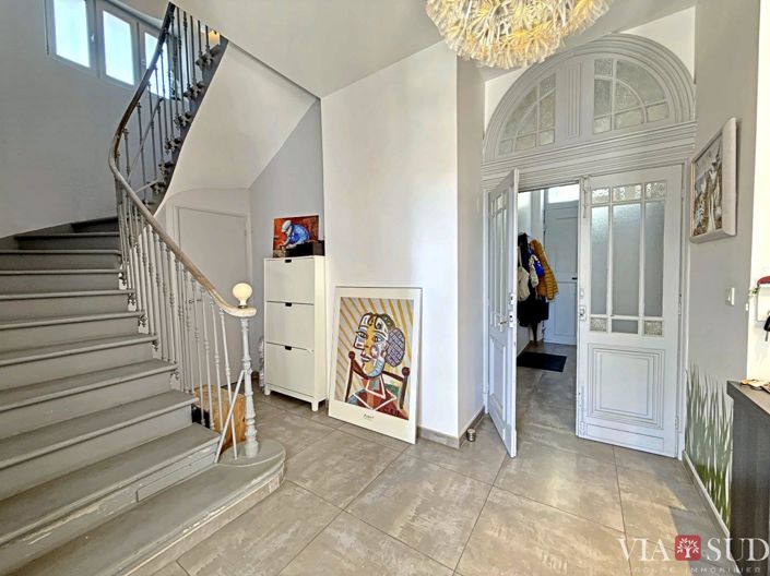 Image No.6-9 Bed House for sale