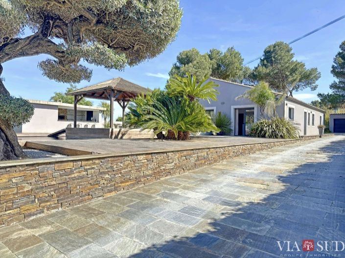 Image No.1-3 Bed Property for sale