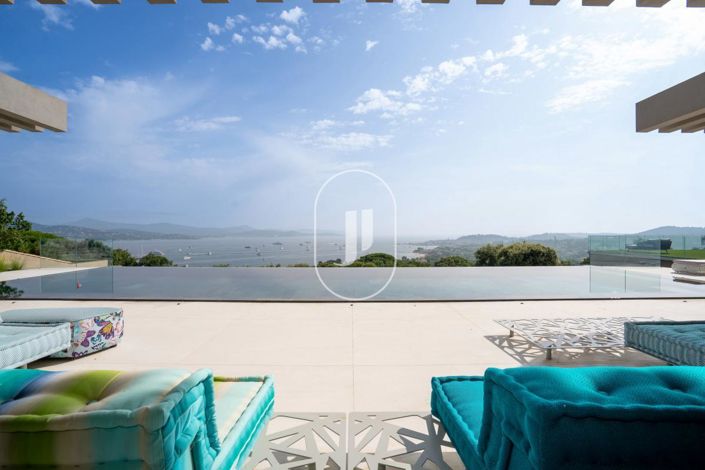 Image No.3-6 Bed House for sale