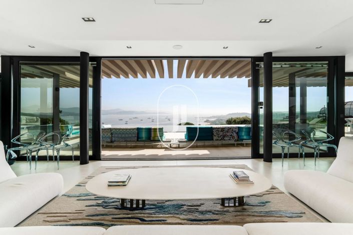 Image No.4-6 Bed House for sale