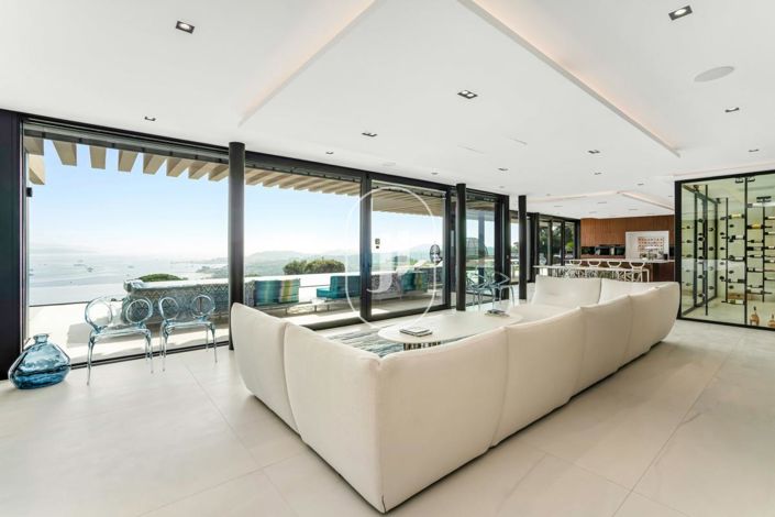 Image No.5-6 Bed House for sale