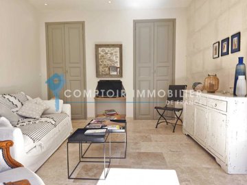 1 - Boulbon, House