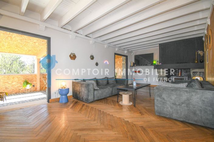 Image No.1-5 Bed House for sale