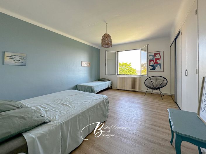 Image No.17-6 Bed House for sale