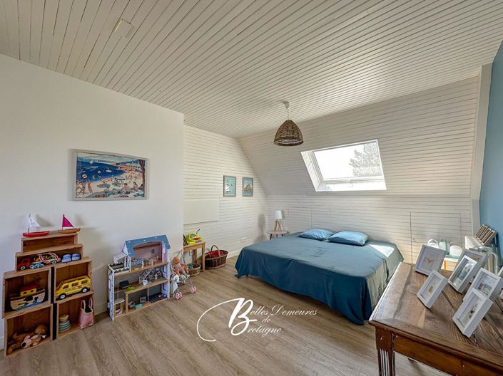 Image No.18-6 Bed House for sale