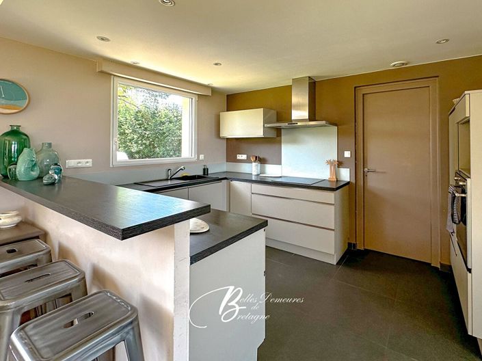 Image No.9-6 Bed House for sale