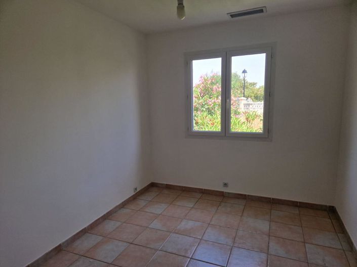 Image No.9-Maison de 4 chambres à vendre à Luc-sur-Orbieu