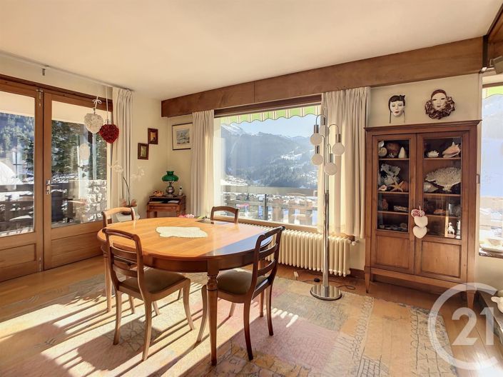 Image No.2-4 Bed House for sale