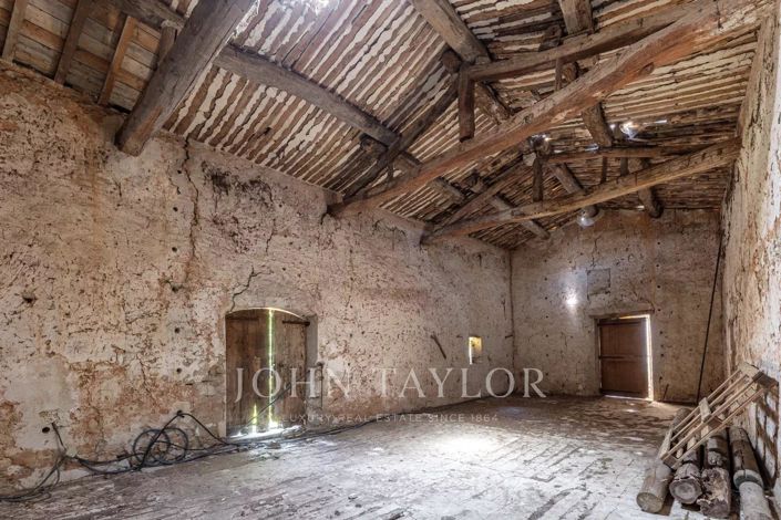 Image No.23-11 Bed House for sale