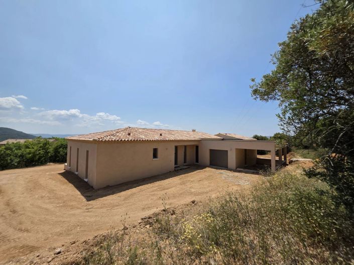 Image No.1-4 Bed House for sale