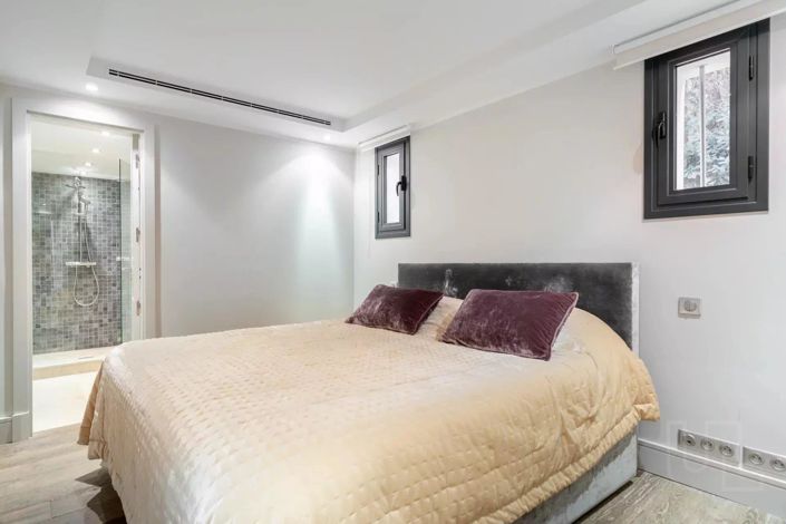 Image No.10-5 Bed House for sale