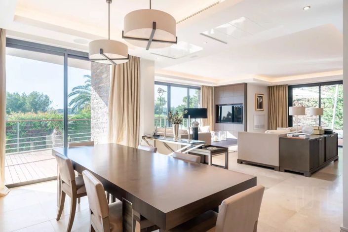 Image No.2-5 Bed House for sale