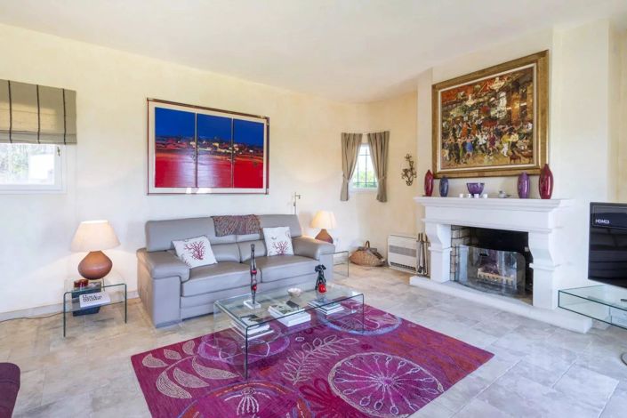 Image No.6-4 Bed House for sale