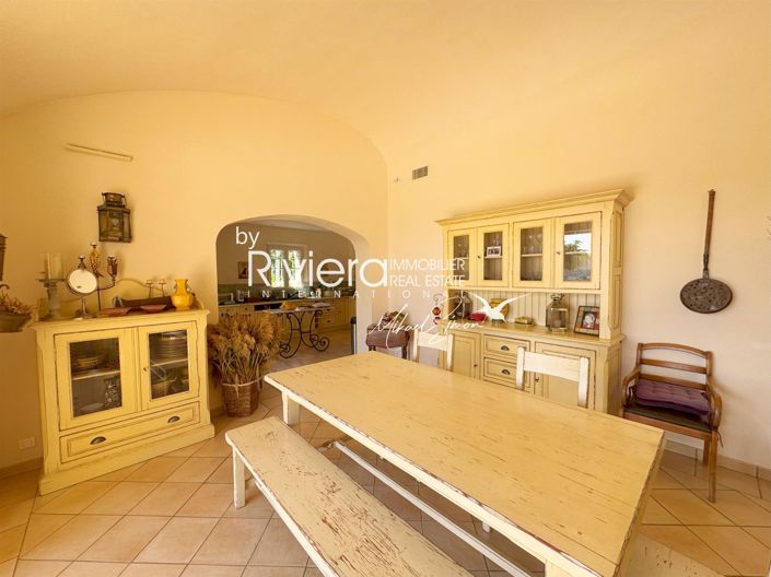 Image No.12-4 Bed House for sale