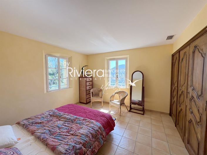 Image No.22-4 Bed House for sale