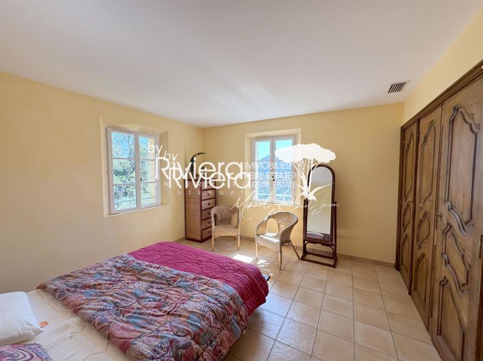 Image No.22-4 Bed House for sale