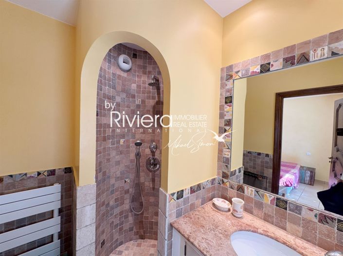 Image No.25-4 Bed House for sale