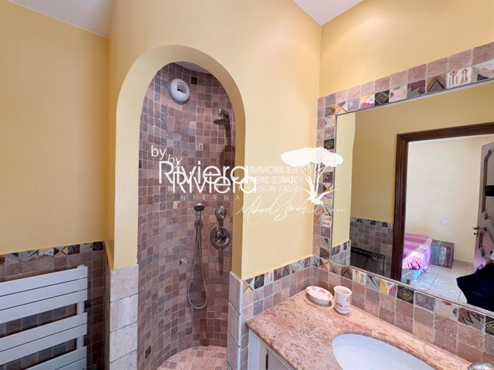 Image No.25-4 Bed House for sale