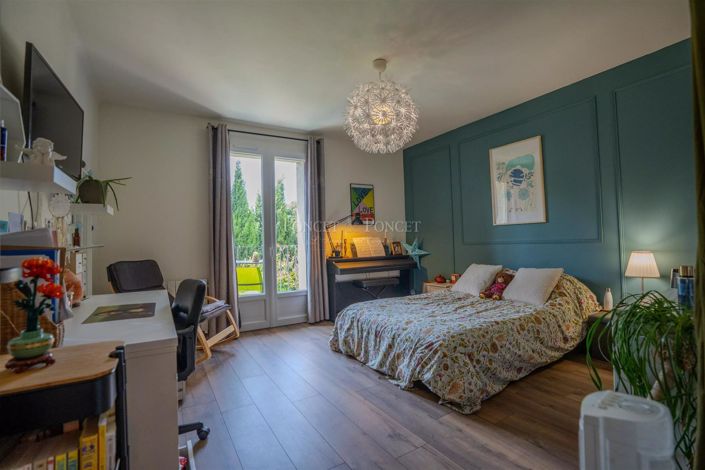 Image No.16-5 Bed House for sale