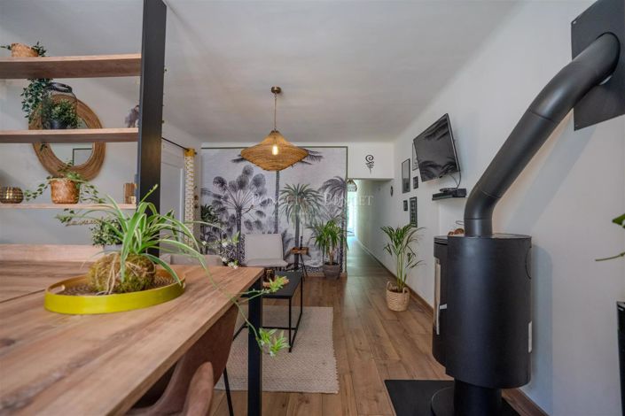 Image No.8-5 Bed House for sale