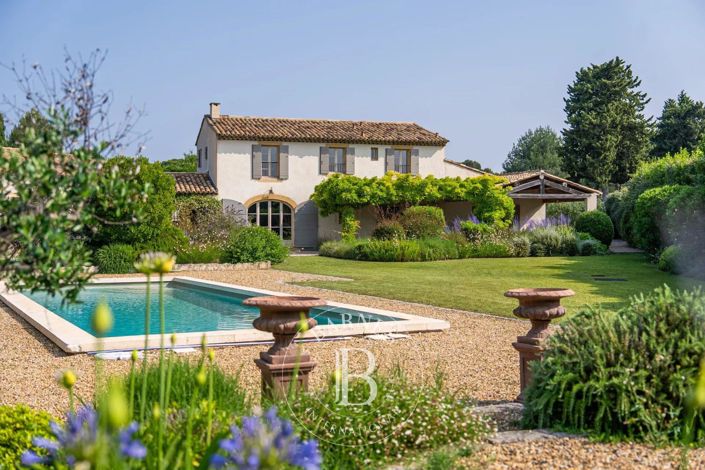 Image No.1-5 Bed House for sale
