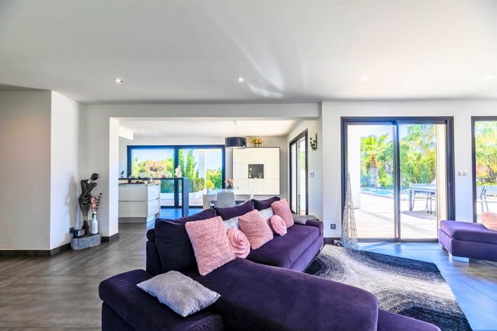 Image No.4-4 Bed House for sale