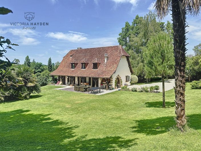 Image No.1-5 Bed House for sale