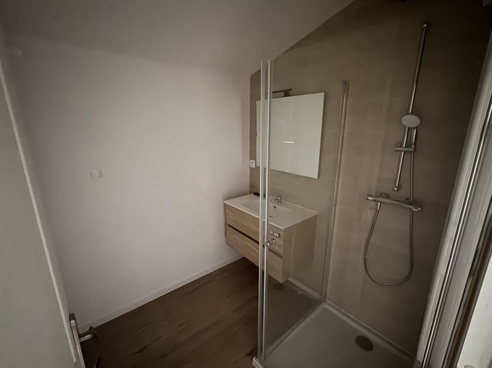 Image No.16-4 Bed House for sale